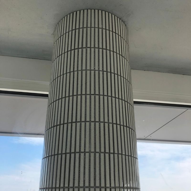 decoratief_tegelwerk_op_pilaar.jpg decoratief_tegelwerk_op_pilaar.jpg