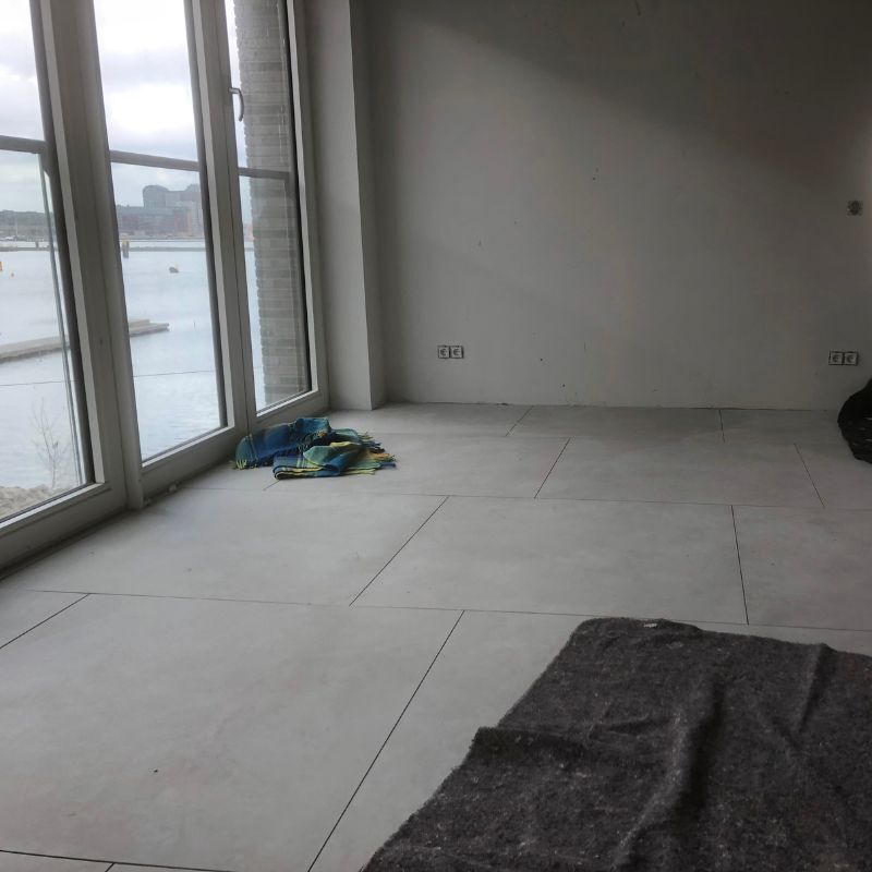 nieuwe_tegelvloer_woning.jpg nieuwe_tegelvloer_woning.jpg